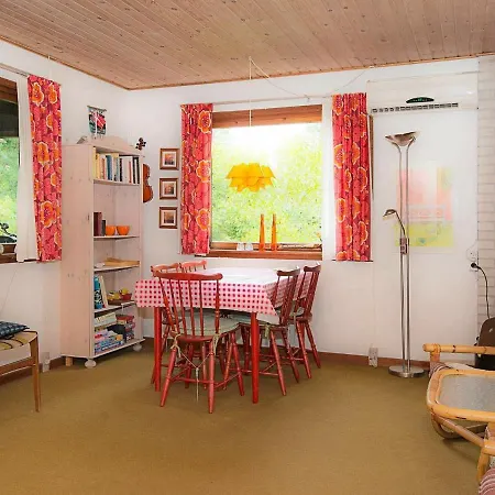 Two-bedroom Holiday In 11 בית נופש *