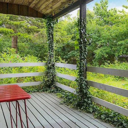 Two-bedroom Holiday In 11