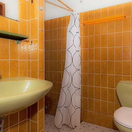 Two-bedroom Holiday In 11 בית נופש אבלטופט